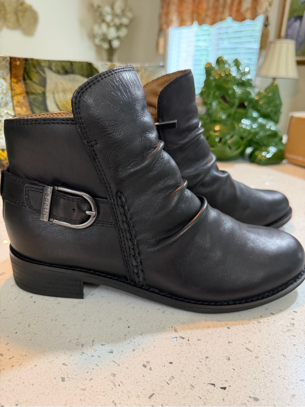 Earth Black Leather Naira Ankle Boots - Women's Classic Buckle Boot Sz. 8M